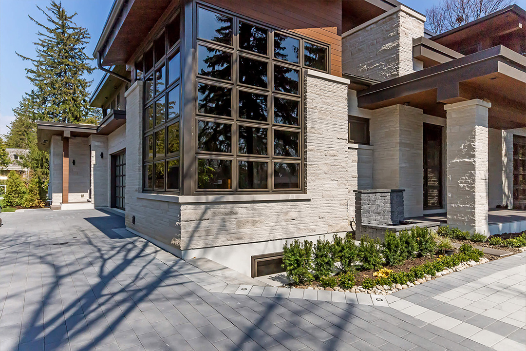 Calgary vinyl window installation